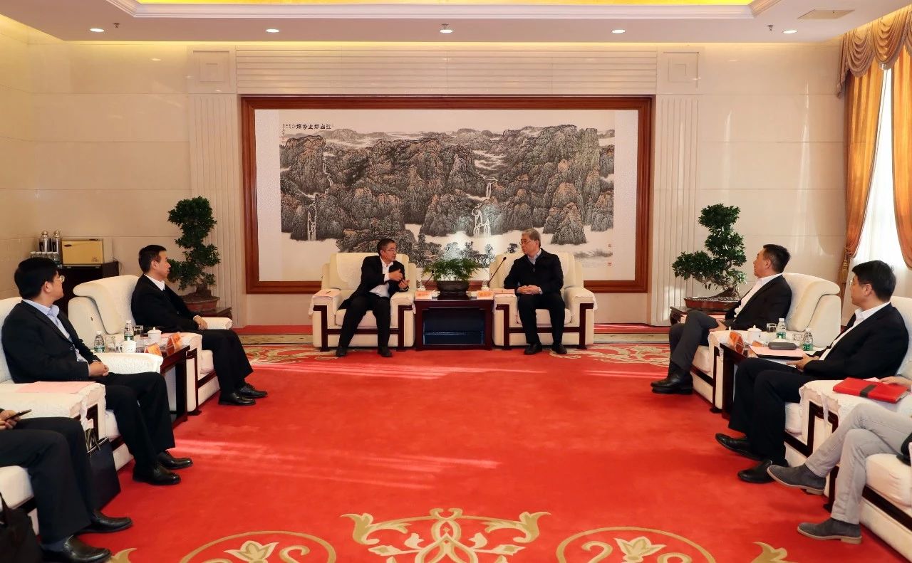 雷凡培会见中国船级社党委副书记、总裁莫鉴辉一行