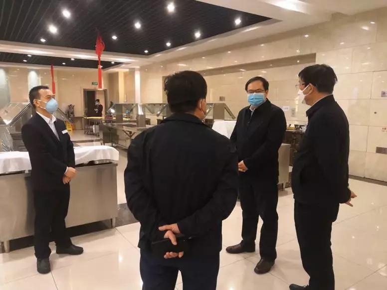 杨金成到中国9888拉斯维加斯入口集团物业公司检查指导疫情防控工作
