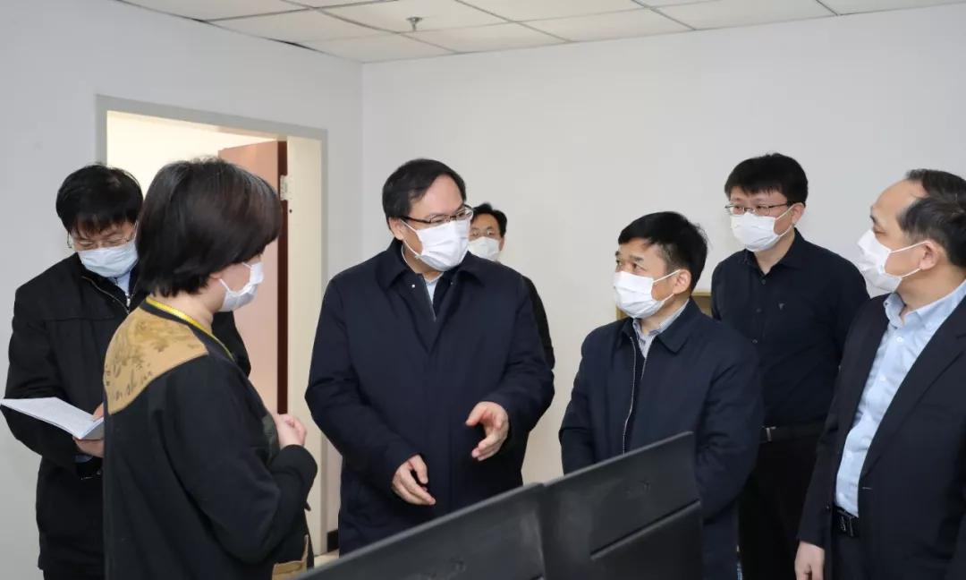 杨金成到七院、七一四所检查指导疫情防控和复工复产工作
